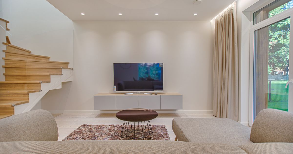 When Not to DIY Flooring — Hire vs Install Yourself — flooring project photo